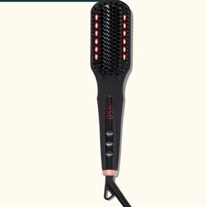 Amika straightener brush